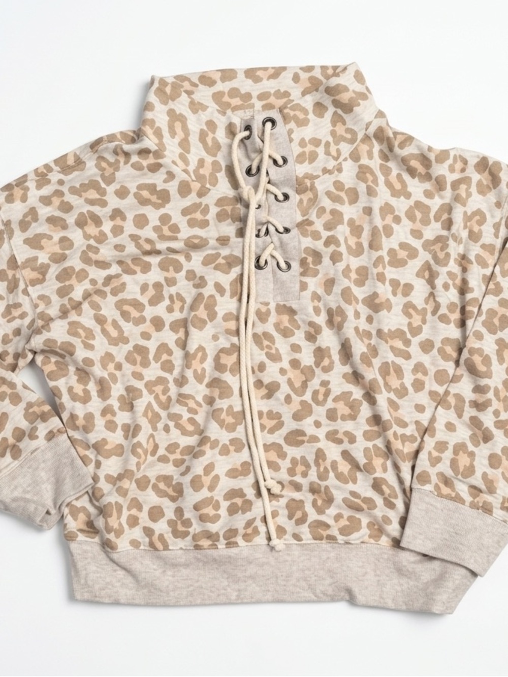 Hem and Thread Leopard Top. - Picture 2 of 4